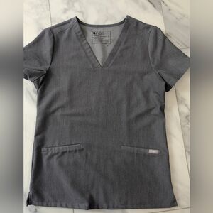 Figs Graphite Scrub Top